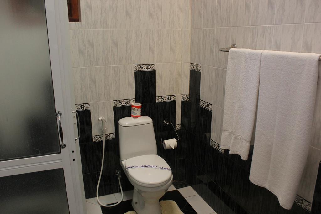 Warahena Beach Hotel Bentota Esterno foto