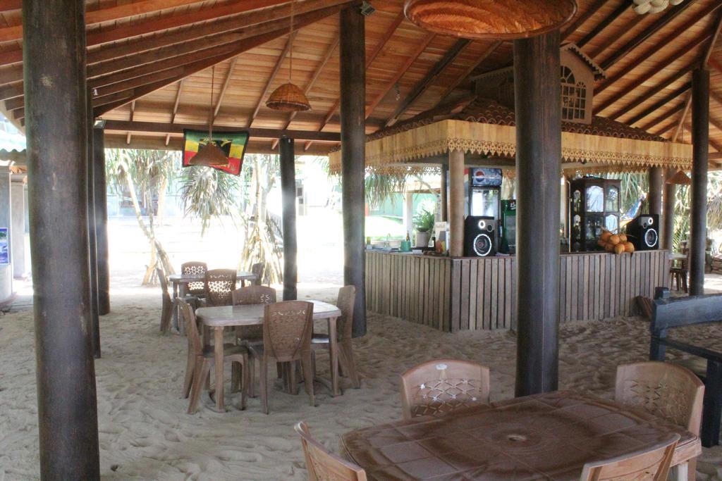 Warahena Beach Hotel Bentota Esterno foto