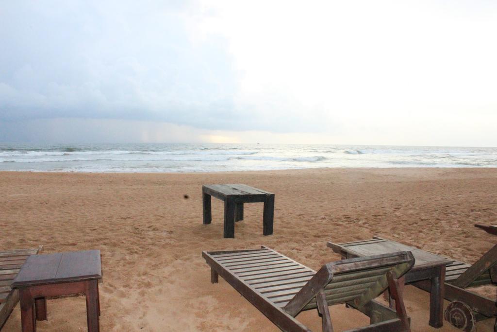 Warahena Beach Hotel Bentota Esterno foto