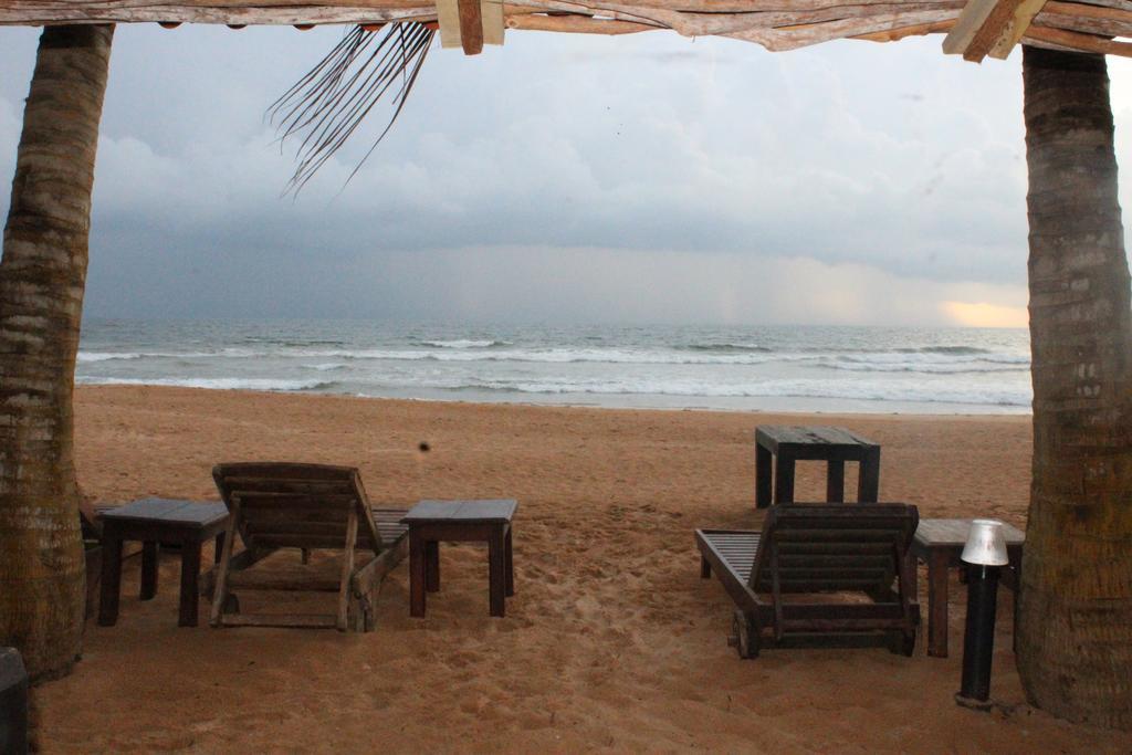 Warahena Beach Hotel Bentota Esterno foto